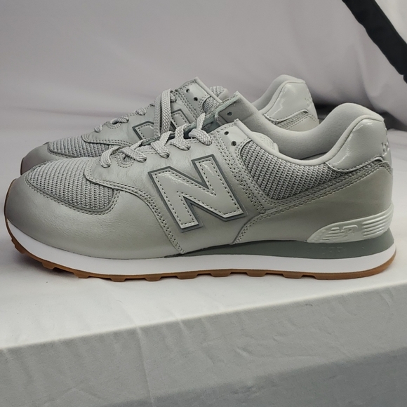 New Balance - Picture 3 of 5